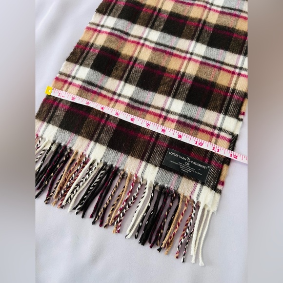 Softer Than Cashmere D&Y Tan Multicolor Plaid Fringe Scarf NEW Fall Winter - Picture 4 of 5